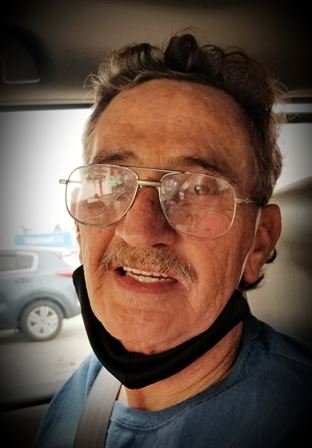 Russell Howard Self - Photo 25