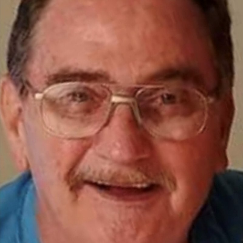 Russell Howard Self - Photo 57