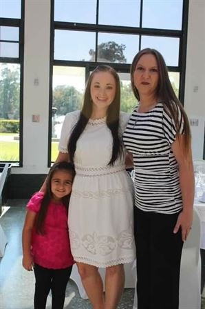 Elizabeth Nicole Sonnier - Photo 17