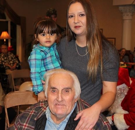 Elizabeth Nicole Sonnier - Photo 40