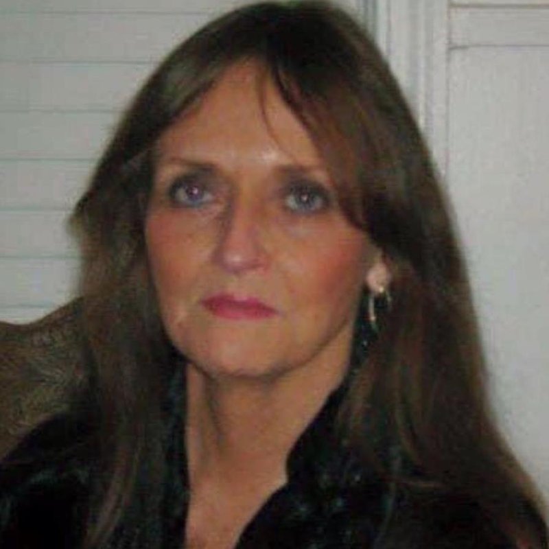 Suzanne Currie Perry - Photo 2