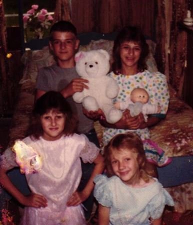 Sarah Ann Lawson - Photo 82