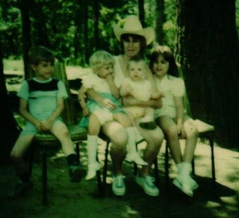 Sarah Ann Lawson - Photo 89