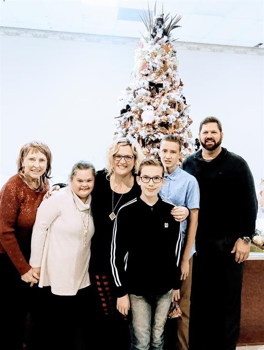 Helen Kossa Broussard - Photo 32