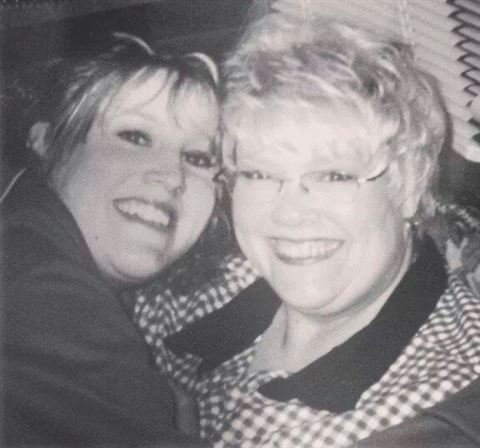 Pam Thomas — photo 31