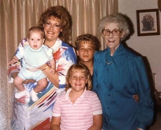 Pam Thomas — photo 111