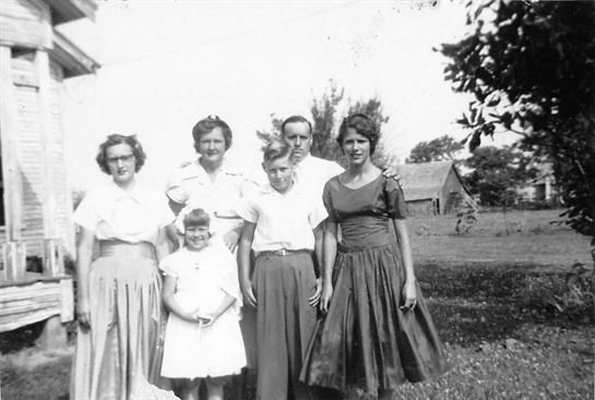 Lou Anna Hulin Hunter — photo 3