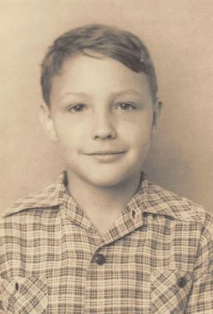 Gary Watts - Photo 18