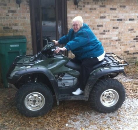 Linda Peet - Photo 18