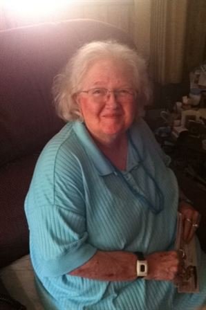 Linda Peet - Photo 23