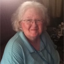 Linda Peet - Photo 24