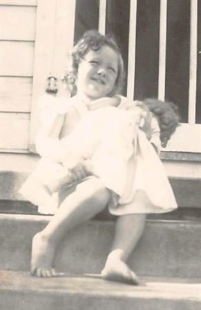 Linda Peet - Photo 35