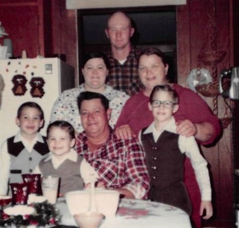 Veronika "Ronnie" Richard - Photo 6