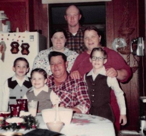 Veronika "Ronnie" Richard - Photo 10