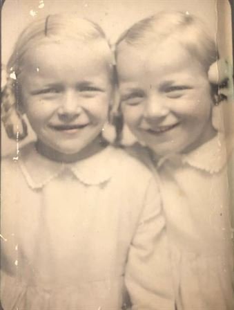 Veronika "Ronnie" Richard - Photo 11