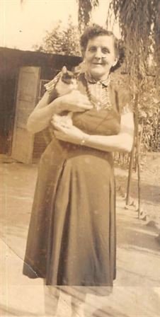 Veronika "Ronnie" Richard - Photo 24