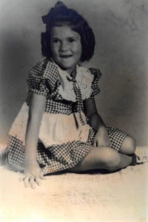 Sue Ayres - Photo 35