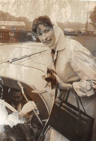 Amy Carolyn Griffith - Photo 46