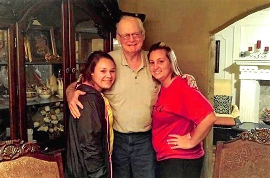 Kenneth Beckett - Photo 15