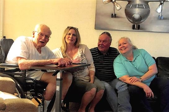 Kenneth Beckett - Photo 32