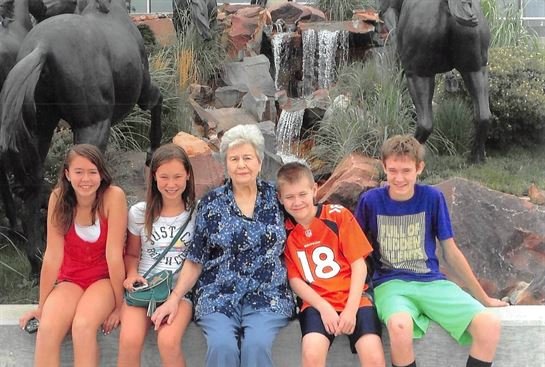 Edna Mae King - Photo 89