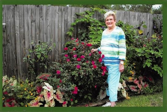 Sue Halliburton - Photo 3