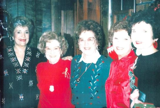 Sue Halliburton - Photo 46