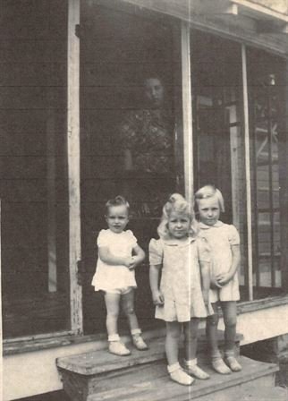 Juanita Mae Nugent - Photo 52