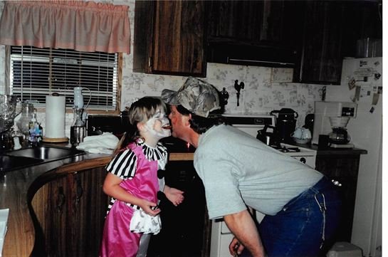 Casey Ann Lewis - Photo 3