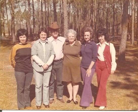 Betty Marie Pace Peveto - Photo 15