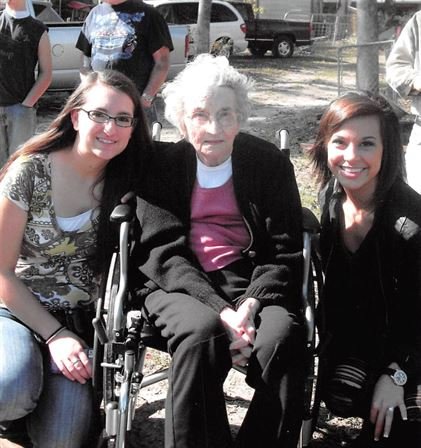 Imogene Titus - Photo 35