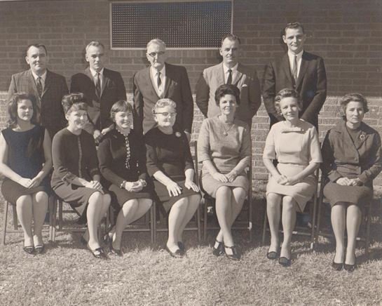 Gladys Eva Hall - Photo 27