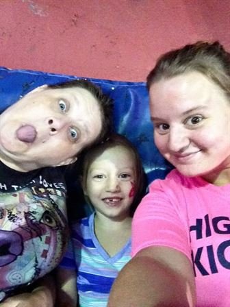 Lisa Michelle King - Photo 6