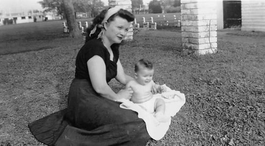 Eva Perkins - Photo 12