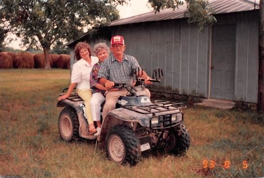 Eva Perkins - Photo 16