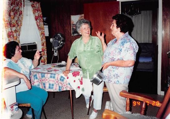 Eva Perkins - Photo 23