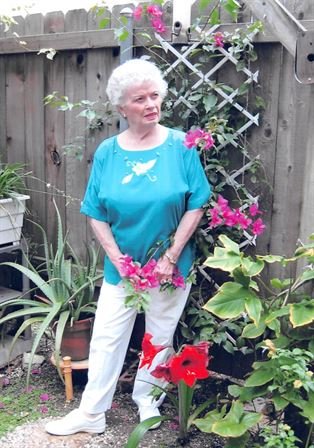 Eva Perkins - Photo 29