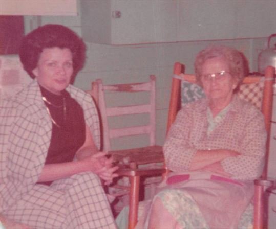 Eva Perkins - Photo 28