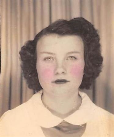 Eva Perkins - Photo 35