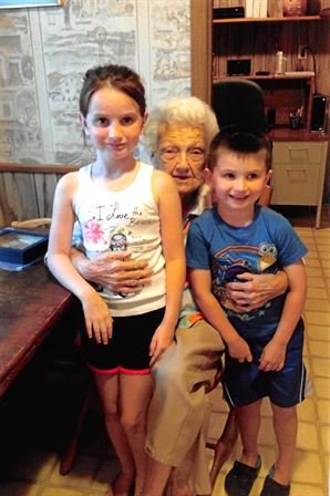 Mildred "Mickey" Evelyn Roth - Photo 27