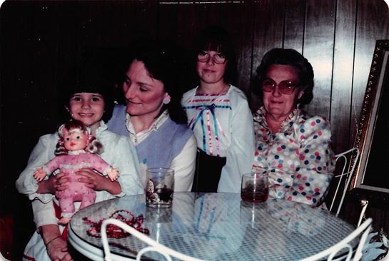 Mildred "Mickey" Evelyn Roth - Photo 31