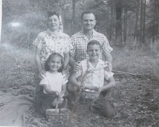 Lester Ray Robins - Photo 61