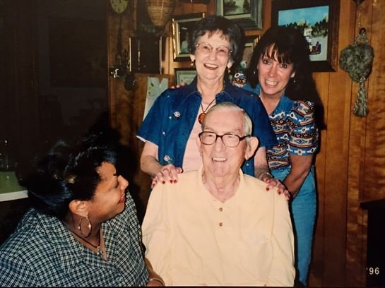 Laura Alice Hughes Clary - Photo 2