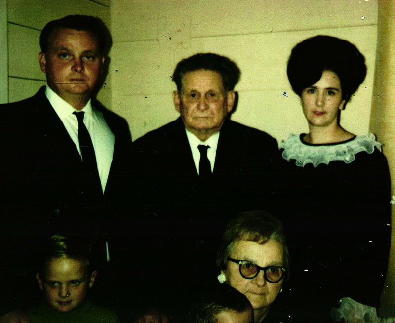 Wanda Mae Ellis - Photo 182