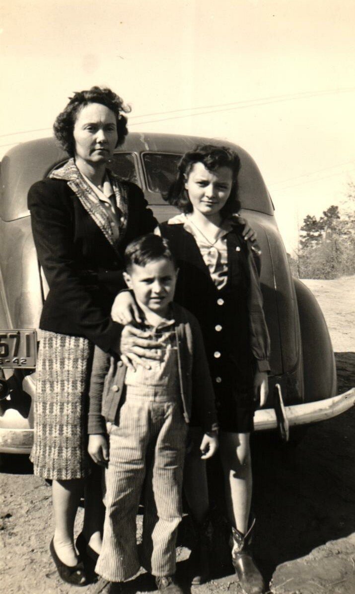 Billy Ray and Genell Torbett - Photo 41