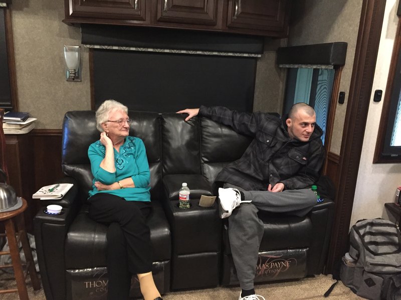 Beth Welch - Photo 13