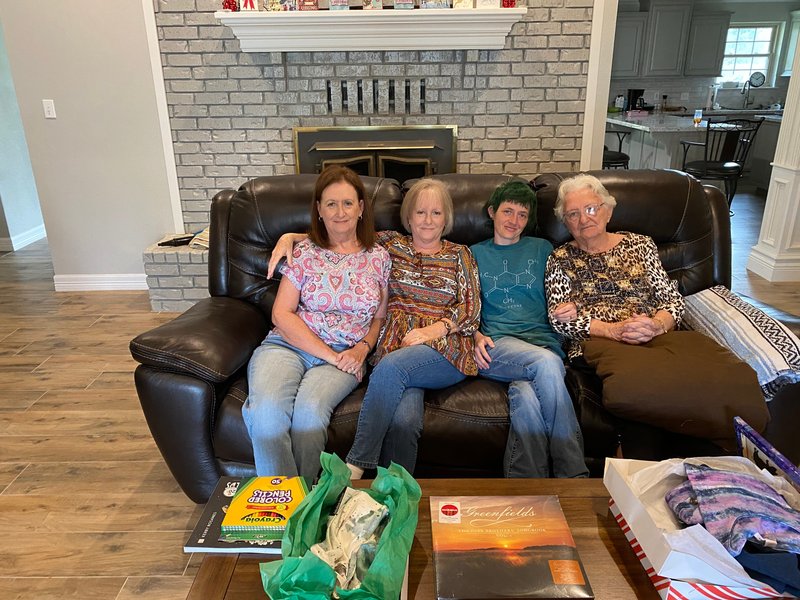 Beth Welch - Photo 16