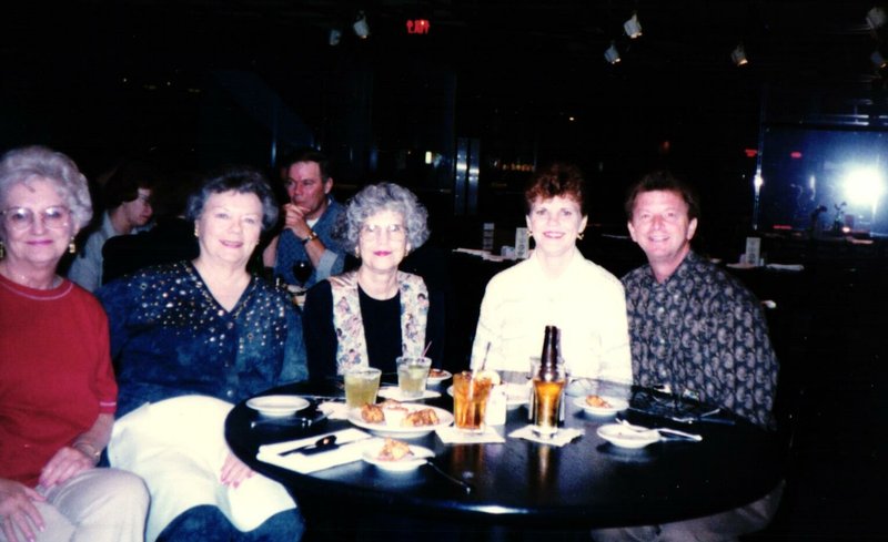 Beth Welch - Photo 28