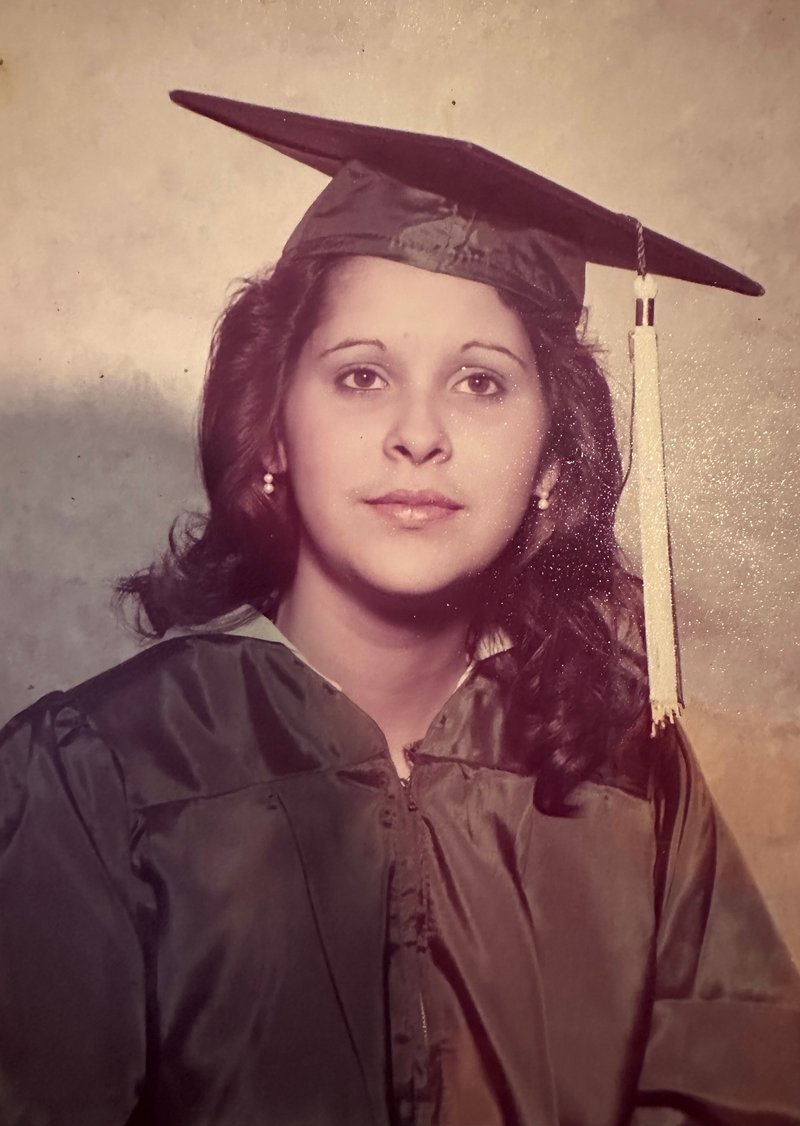 Ann Gonzales - Photo 6