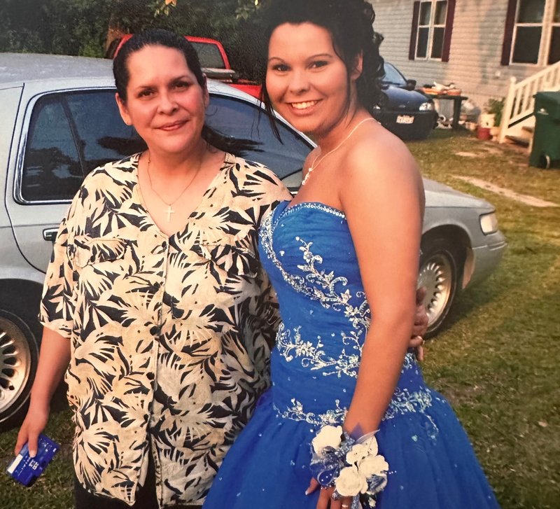 Ann Gonzales - Photo 5